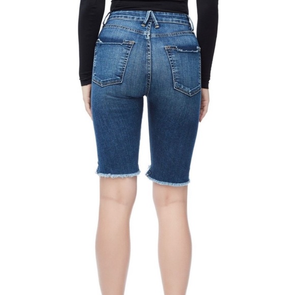 Good American Stagger Hem Bermuda Denim Jean Shorts, Size 6/28, New with Tags - Picture 4 of 16